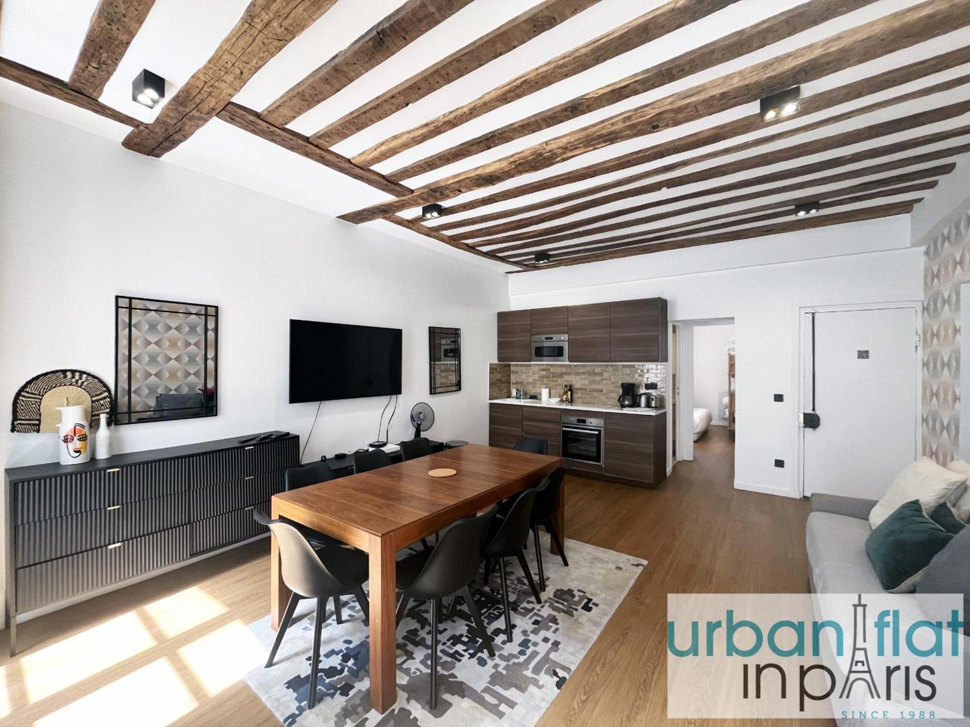 Urban Flat 108 - Stunning 4 Bdr Flat In * Parijs