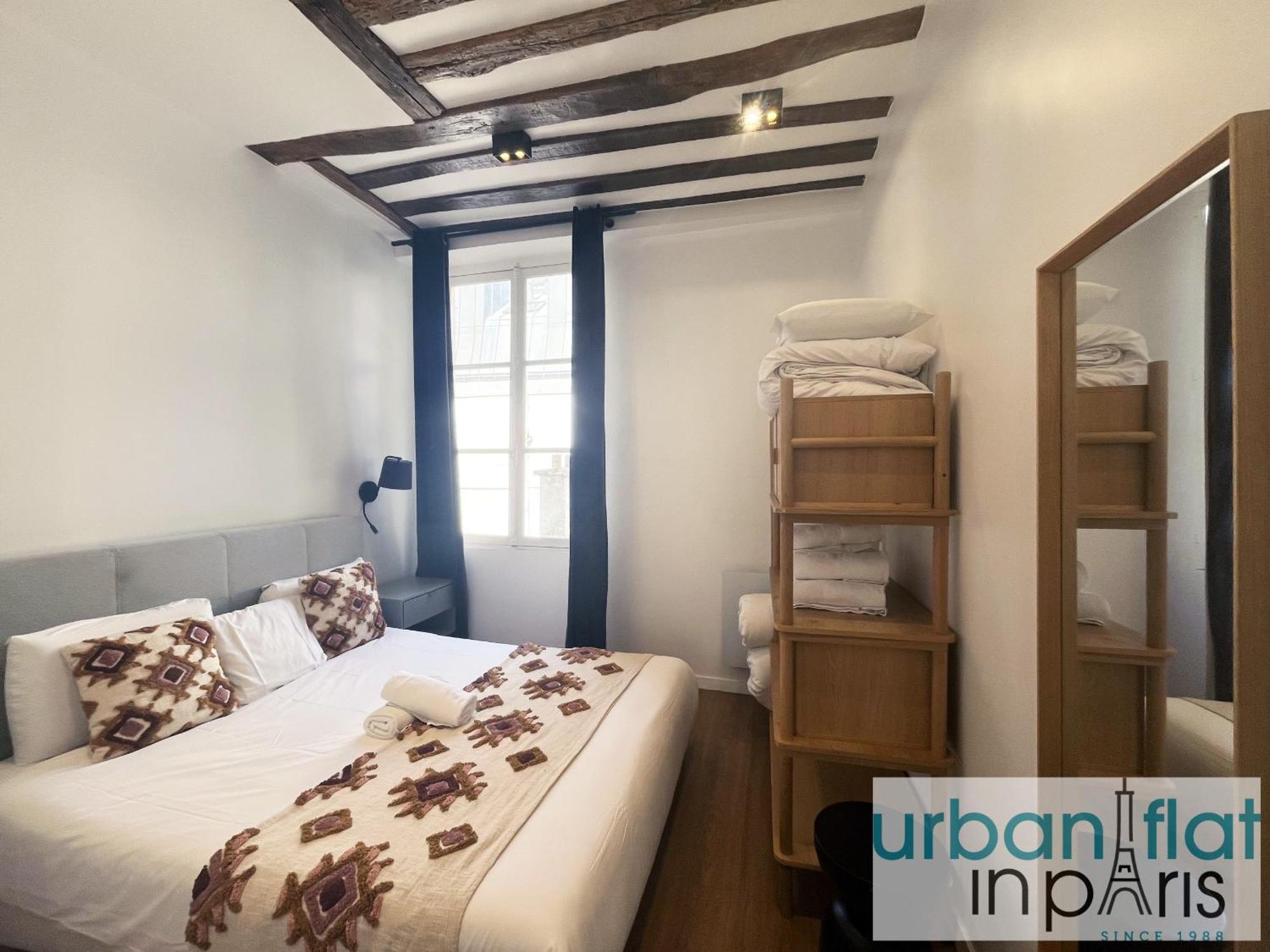 Urban Flat 108 - Stunning 4 Bdr Flat In Appartement Parijs